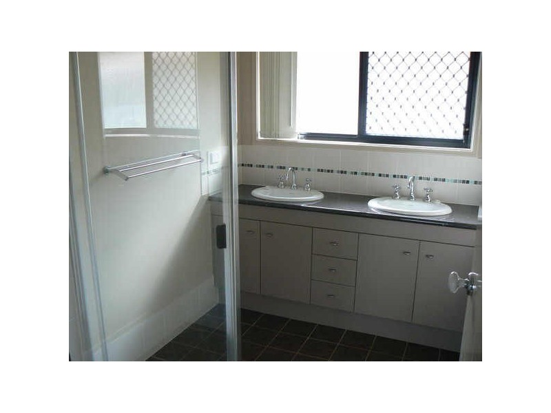 28 Habitat Drive, Redland Bay QLD 4165