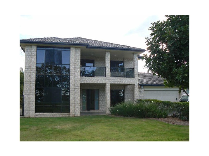 13 The Boulevard, Redland Bay QLD 4165