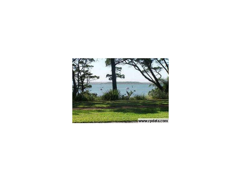 13 The Boulevard, Redland Bay QLD 4165