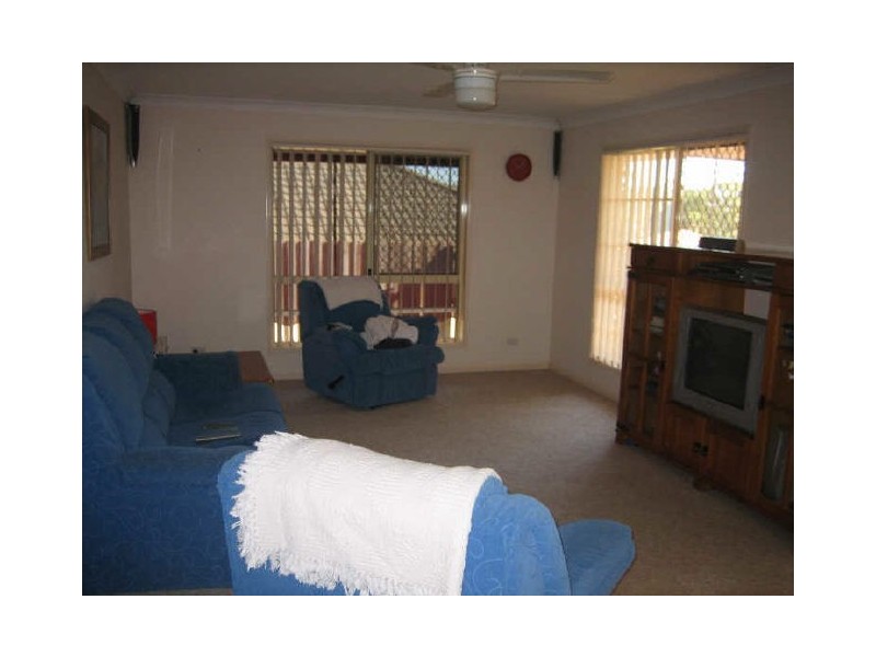 11 Roger Court, Redland Bay QLD 4165
