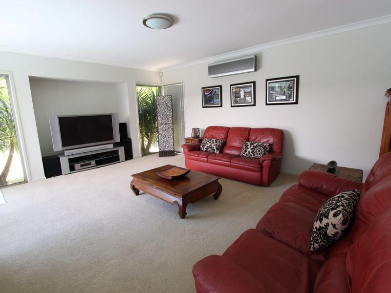8 Devonstone Street, Cleveland QLD 4163