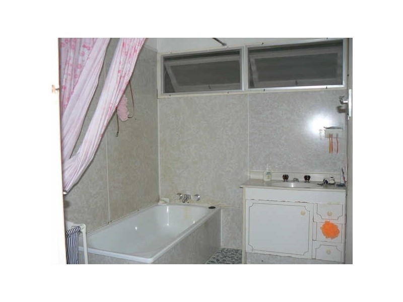 155 Middle Street, Cleveland QLD 4163