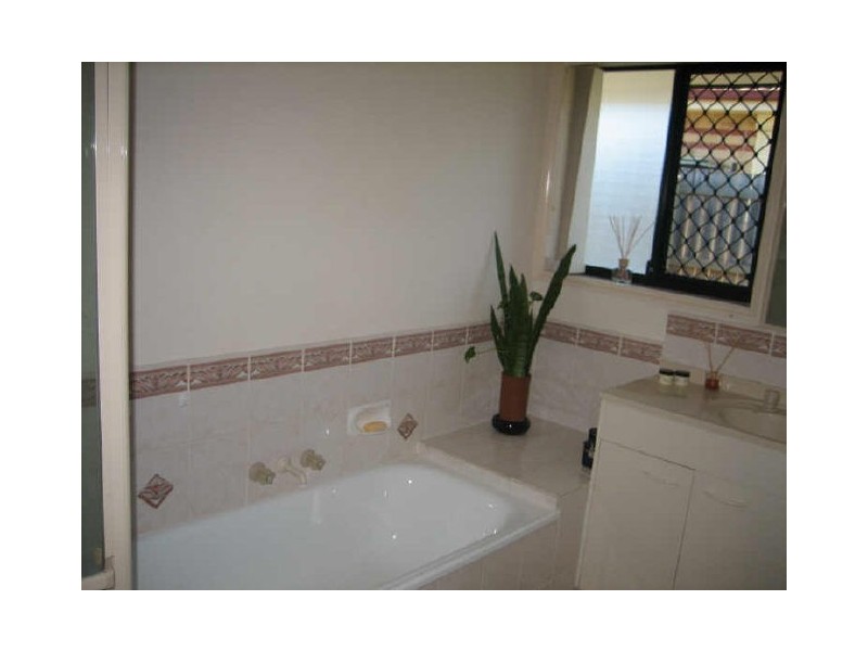 1 Dundee Court, Victoria Point QLD 4165