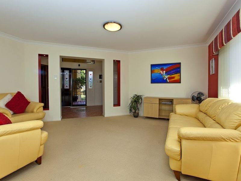 18 Gladebourne Crescent, Victoria Point QLD 4165