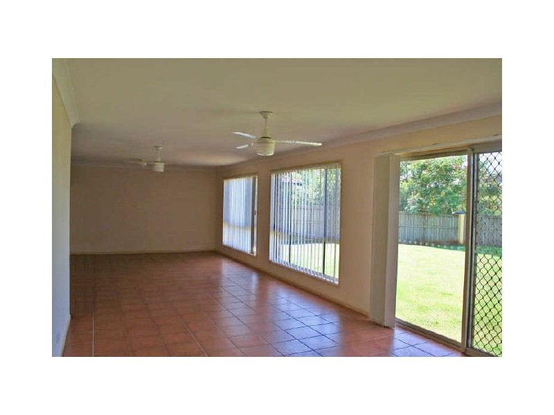 7 Lindeman Place, Redland Bay QLD 4165