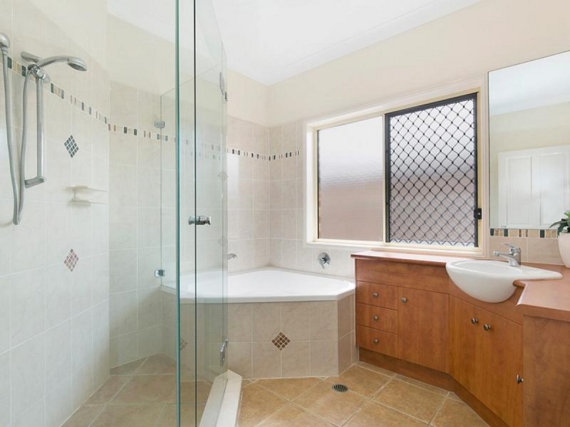 5 Twinspur Court, Victoria Point QLD 4165