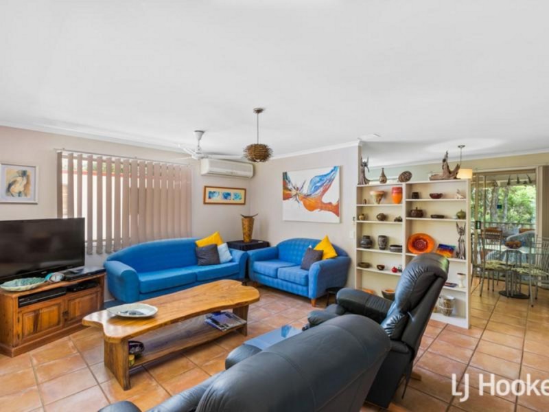 42 Victoria Parade South, Coochiemudlo Island QLD 4184