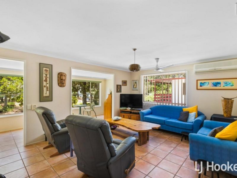 42 Victoria Parade South, Coochiemudlo Island QLD 4184