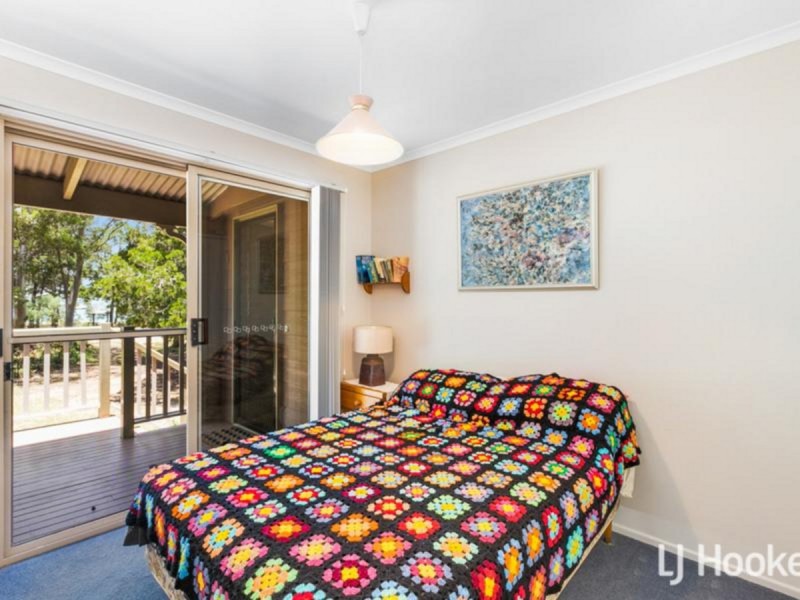 42 Victoria Parade South, Coochiemudlo Island QLD 4184