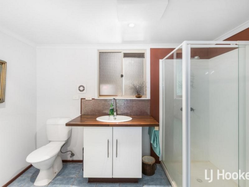 42 Victoria Parade South, Coochiemudlo Island QLD 4184