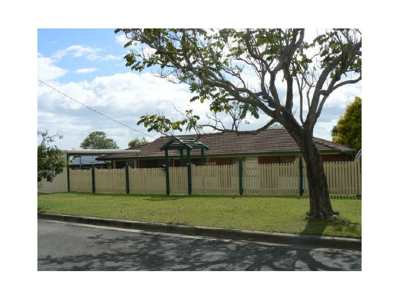 17 Lark Street, Birkdale QLD 4159