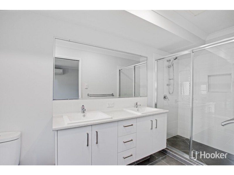 11 Valleygreen Close, Redland Bay QLD 4165