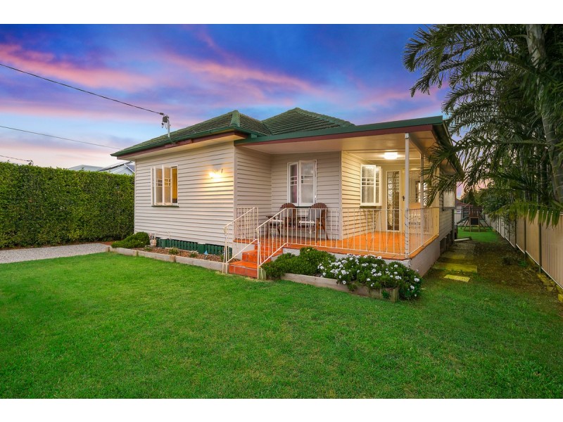 18 Berrimilla Street, Manly West QLD 4179