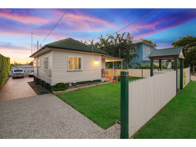 18 Berrimilla Street, Manly West QLD 4179