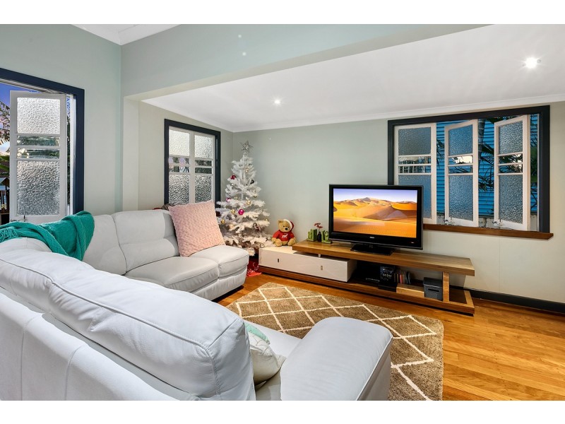 18 Berrimilla Street, Manly West QLD 4179