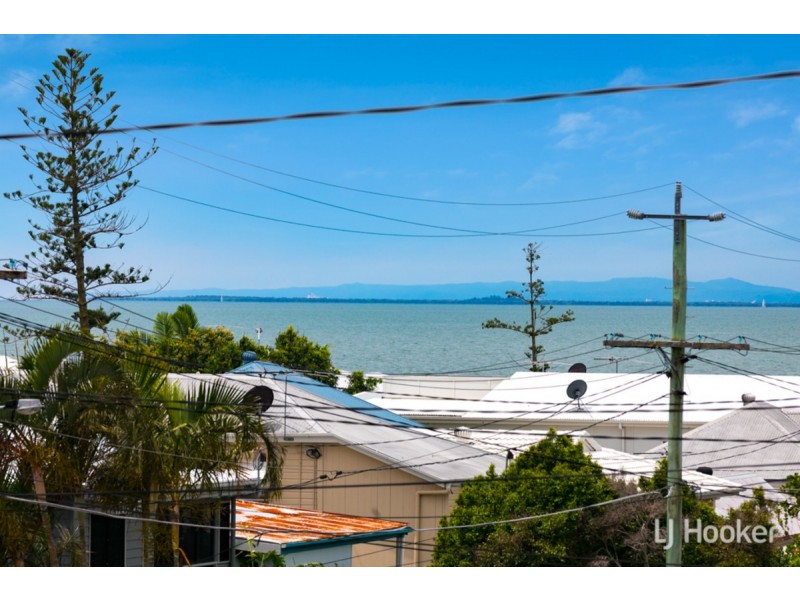 42 Pine Street, Wynnum QLD 4178
