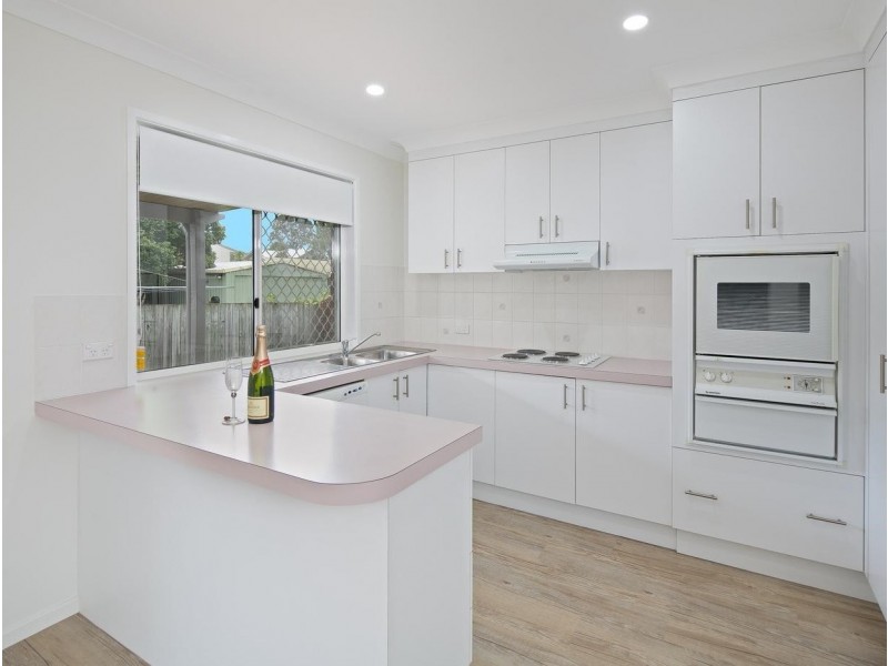 2/19 Victor Street, Birkdale QLD 4159