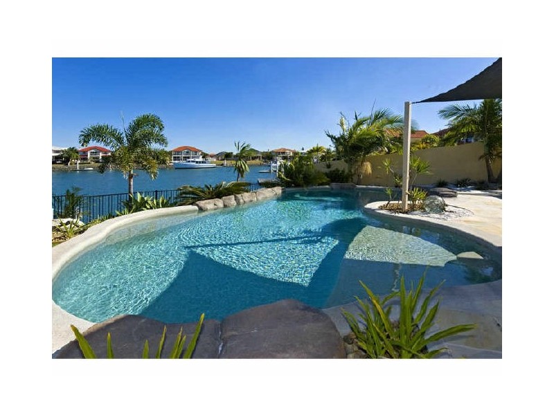 18 Martingale Court, Raby Bay QLD 4163