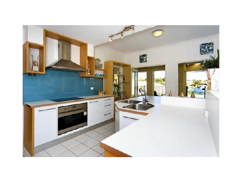 18 Martingale Court, Raby Bay QLD 4163