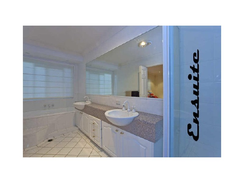 11 Nautilus Drive, Ormiston QLD 4160