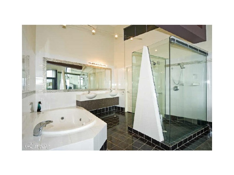 15 Gaylen Street, Thornlands QLD 4164