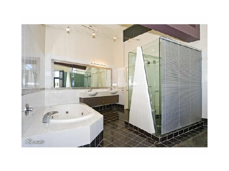 15 Gaylen Street, Thornlands QLD 4164