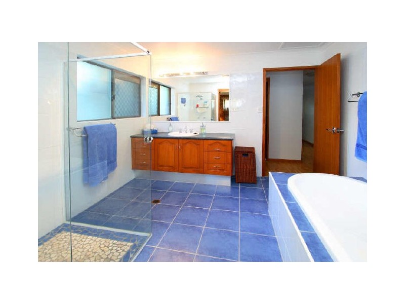 136 Passage Street, Cleveland QLD 4163