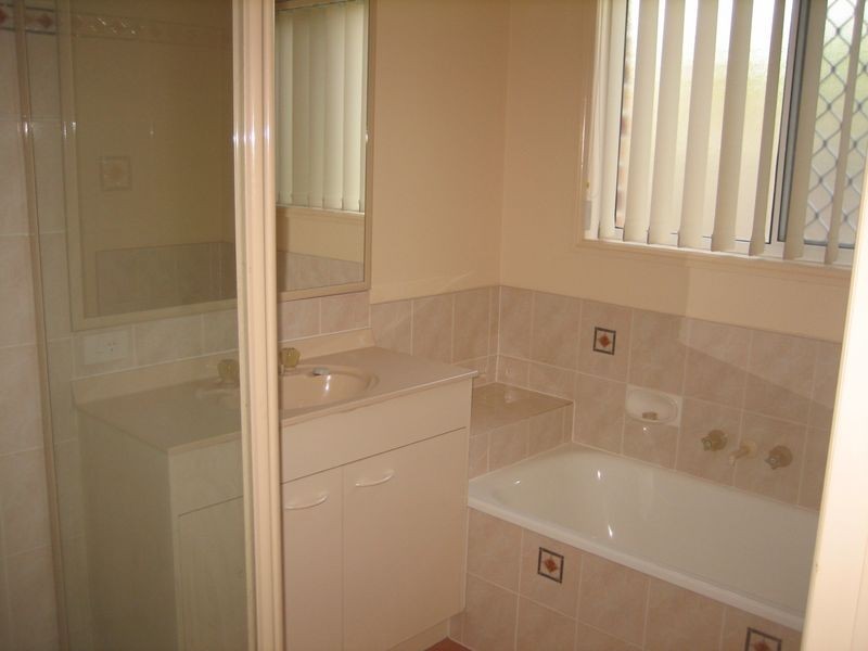 3 Neville Close, Redland Bay QLD 4165