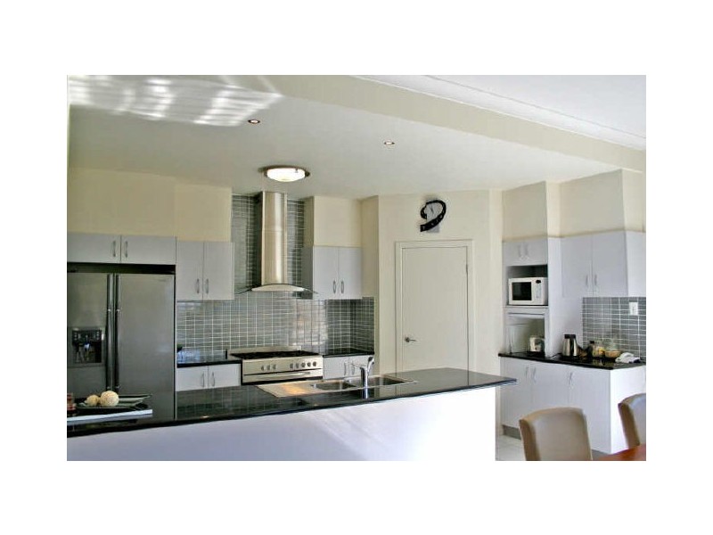 69 Spinnaker Circuit, Redland Bay QLD 4165