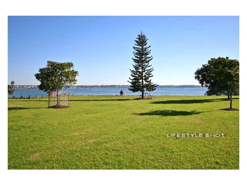 128 Shore Street North, Cleveland QLD 4163