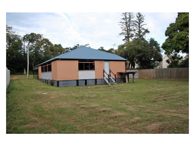 128 Shore Street North, Cleveland QLD 4163