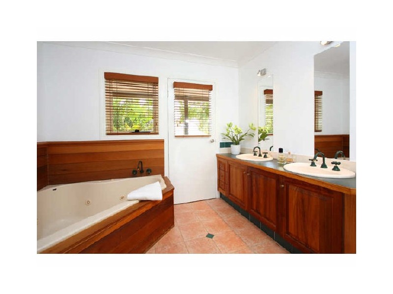 2 Pryor Street, Ormiston QLD 4160