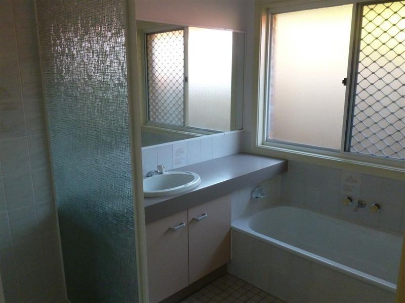 70 Sunshine Drive, Cleveland QLD 4163