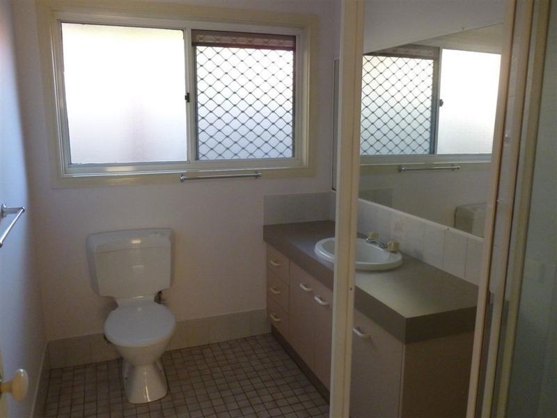 70 Sunshine Drive, Cleveland QLD 4163