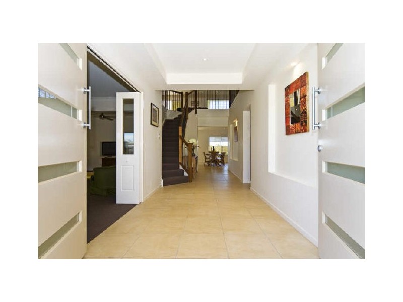 16 Seaspray Street, Thornlands QLD 4164