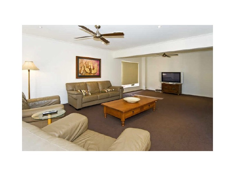 16 Seaspray Street, Thornlands QLD 4164