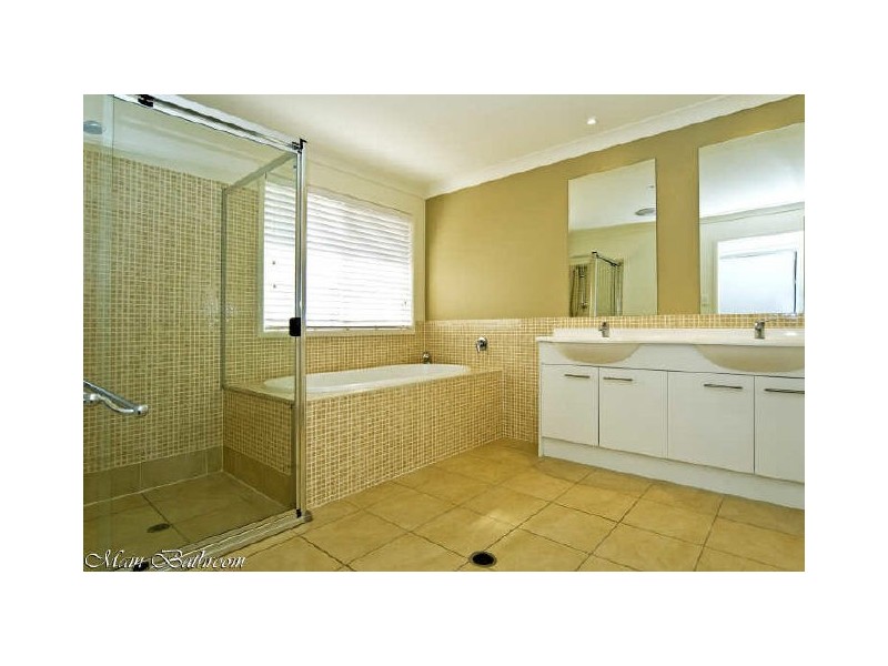 16 Seaspray Street, Thornlands QLD 4164