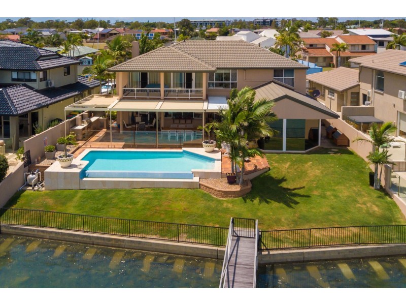 22 Anchorage Drive, Raby Bay QLD 4163