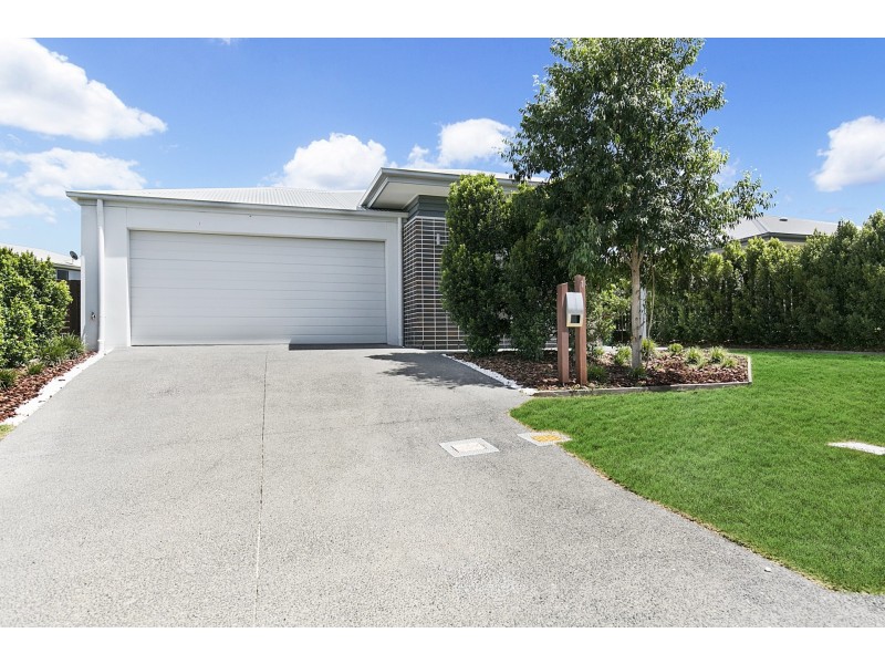 1 Mapleton Crescent, Capalaba QLD 4157
