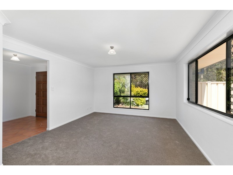 2 Seaholly Crescent, Victoria Point QLD 4165