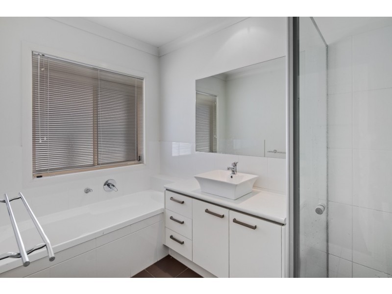 4 Raife Close, Wellington Point QLD 4160
