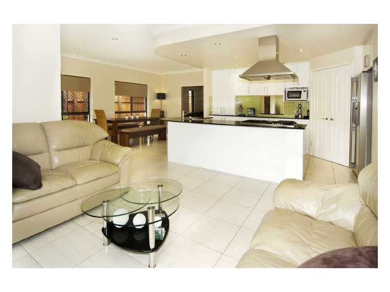 8 Yorston Place, Ormiston QLD 4160