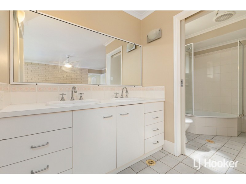 13 Makaha Drive, Birkdale QLD 4159