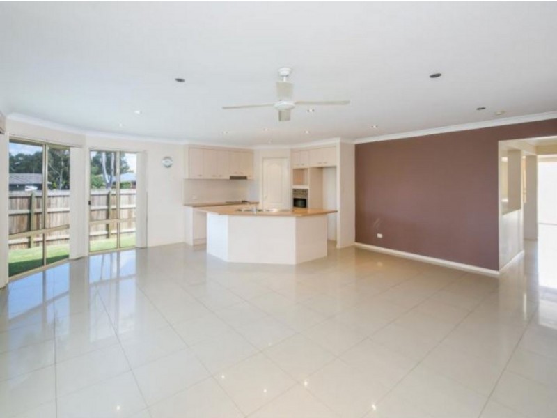 4 Sam Place, Thornlands QLD 4164