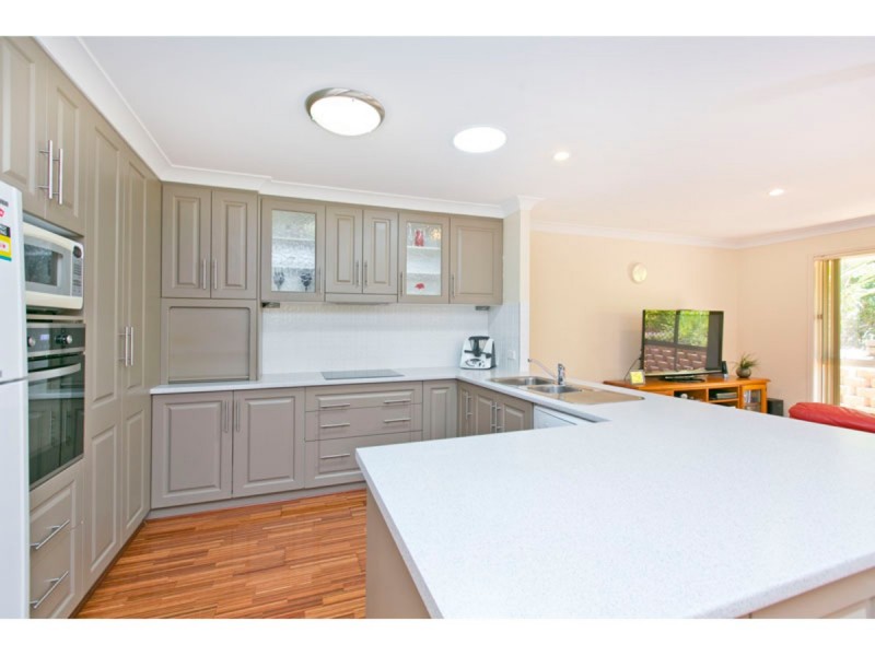 19 Daydream Street, Redland Bay QLD 4165