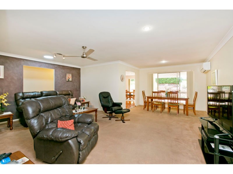 19 Daydream Street, Redland Bay QLD 4165