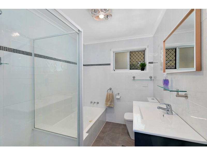 22 Price Avenue, Birkdale QLD 4159