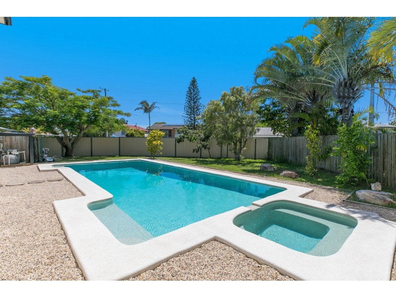 22 Price Avenue, Birkdale QLD 4159