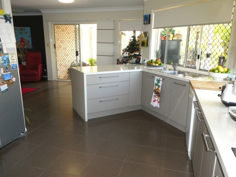42 Strachan Road, Victoria Point QLD 4165