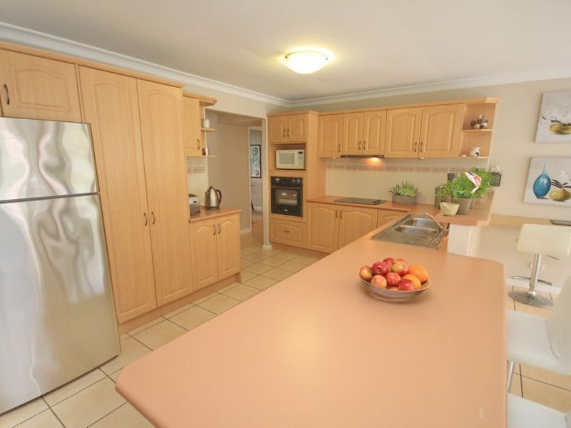 39 Carinyan Drive, Birkdale QLD 4159